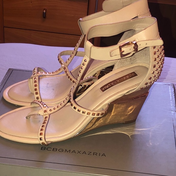 Preloved BCBG MAXAZRIA wedge - Picture 1 of 12